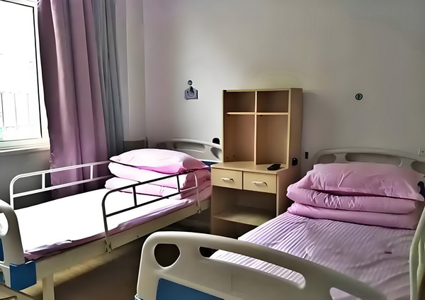 深圳户口积分入户条件_姜文被困在一个什么东西里 姜文被困要么子是傻