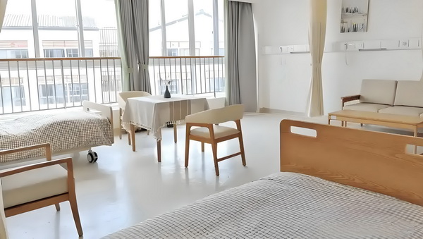 应届生入户深圳要钱吗_活佛王兴夫“点化”140位女信徒，全程不穿衣服，场面失控 别扭因琐最近事闹两人
